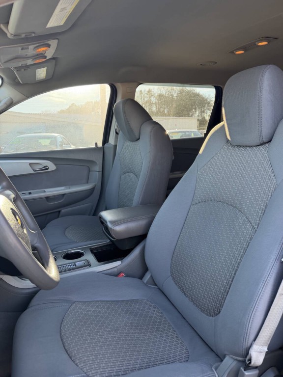 2010 Chevrolet Traverse Image 6