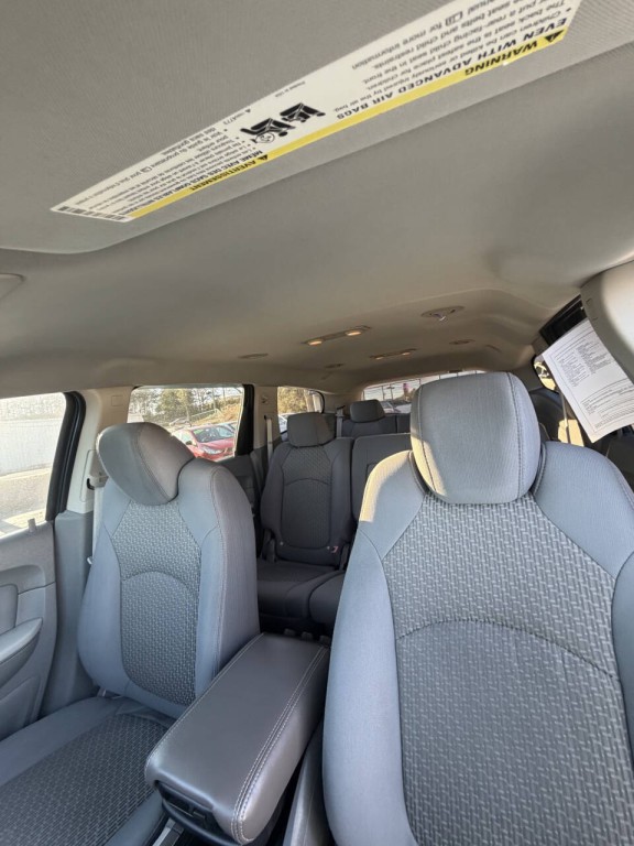 2010 Chevrolet Traverse Image 7