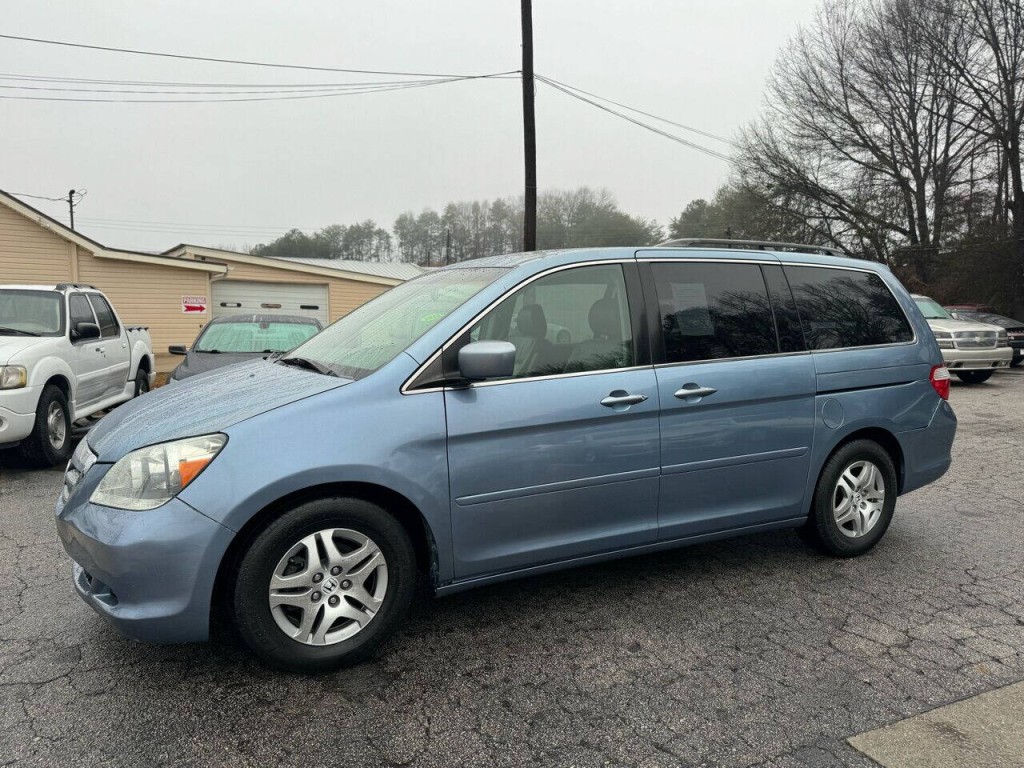 2005 Honda Odyssey Image 2