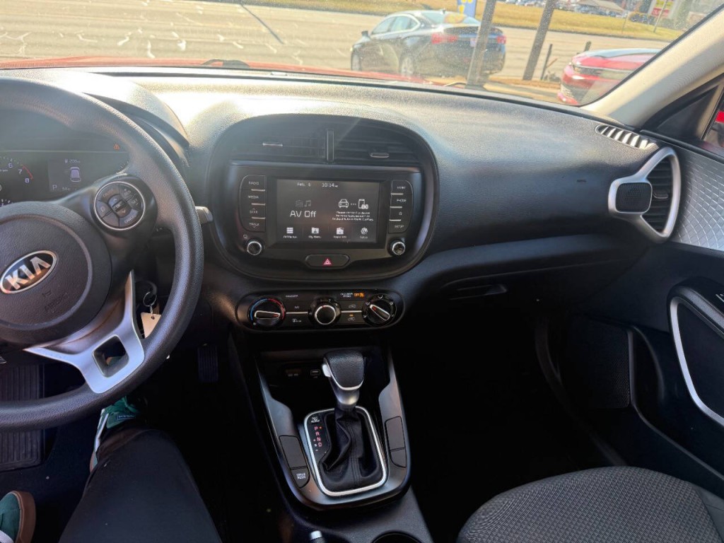 2020 Kia Soul Image 3