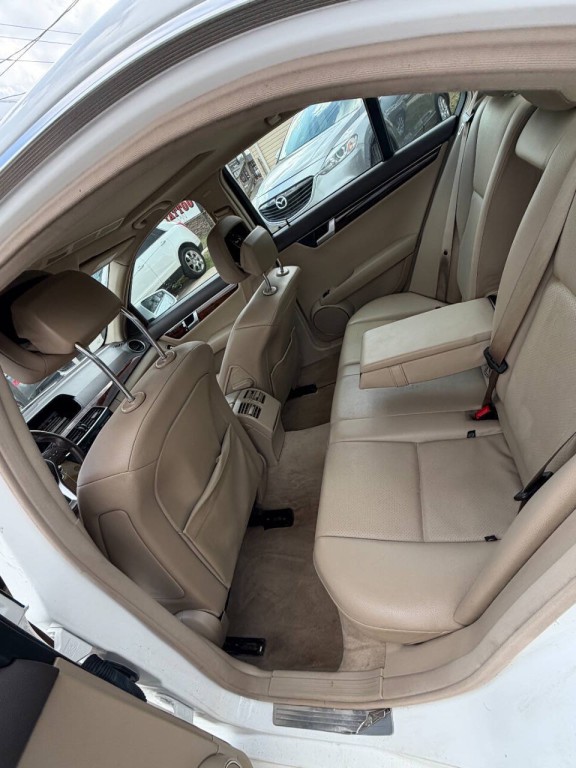 2013 Mercedes-Benz C-Class Image 6