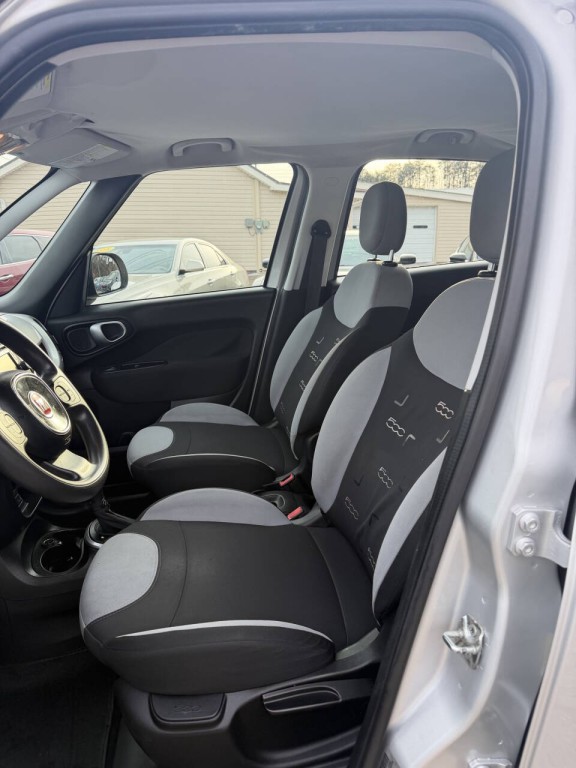 2016 FIAT 500L Image 5