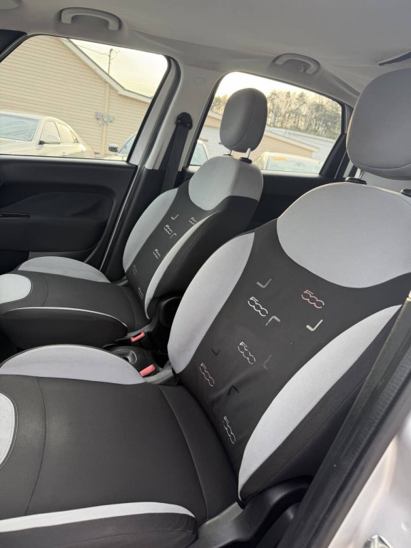 2016 FIAT 500L Image 7