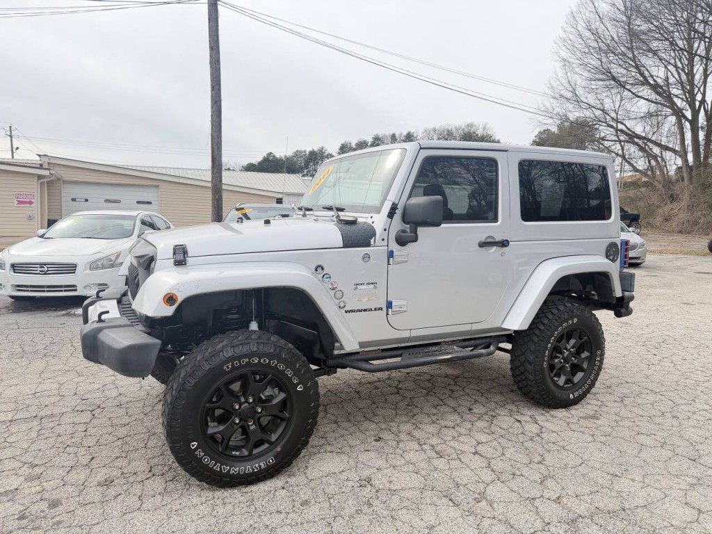 2011 Jeep Wrangler Image 2