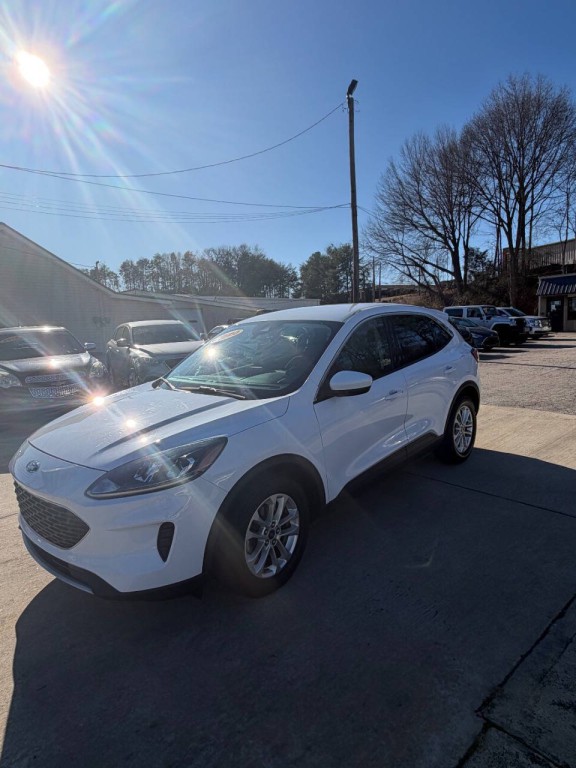 2020 Ford Escape Image 1