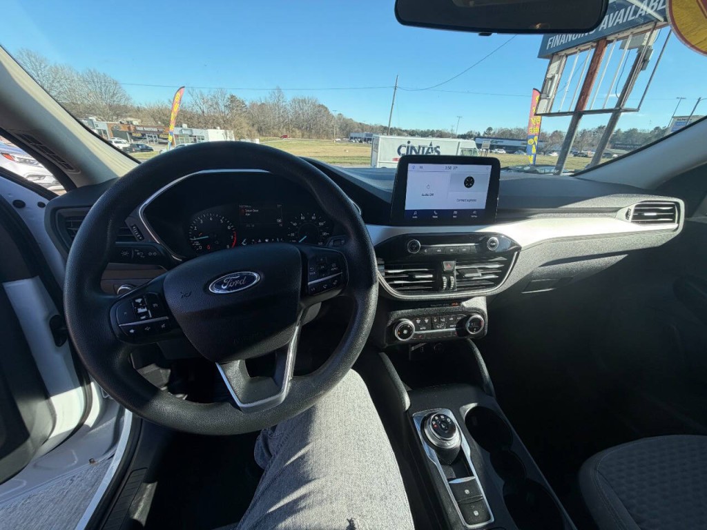 2020 Ford Escape Image 2