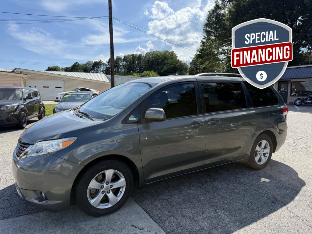 2011 Toyota Sienna Image 1
