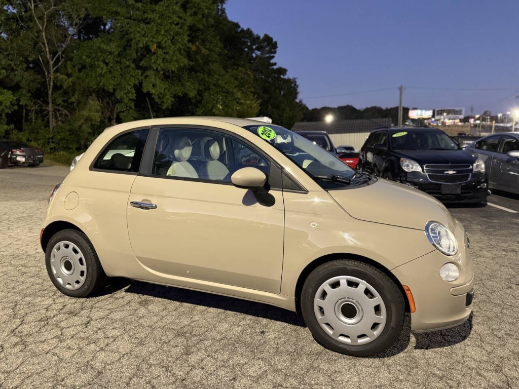 2012 FIAT 500 Image 3
