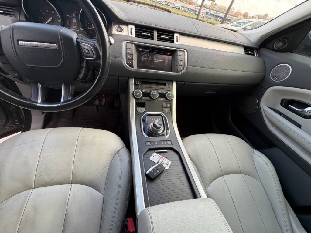 2016 Land Rover Range Rover Evoque Image 4