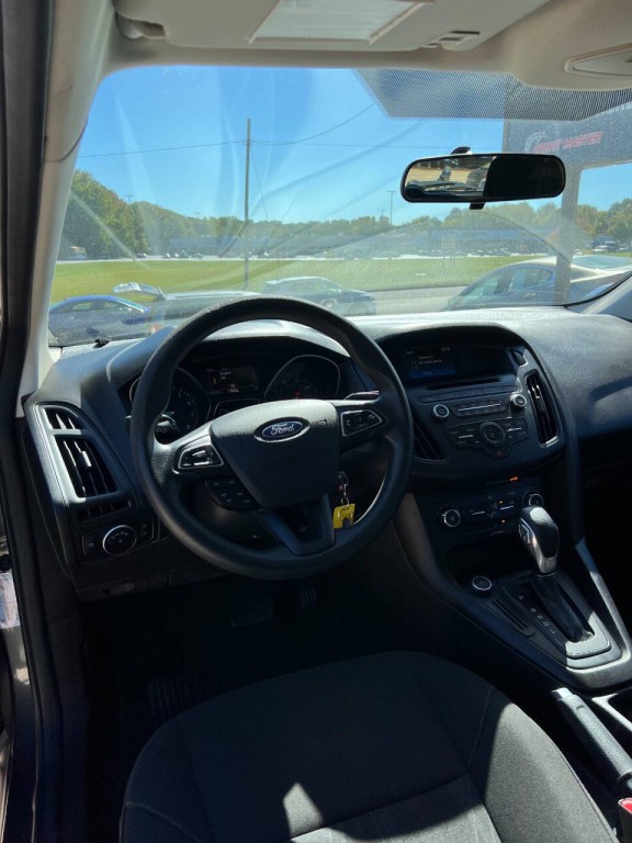 2017 Ford Focus Image 7