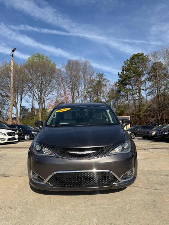 2017 Chrysler Pacifica Image 3