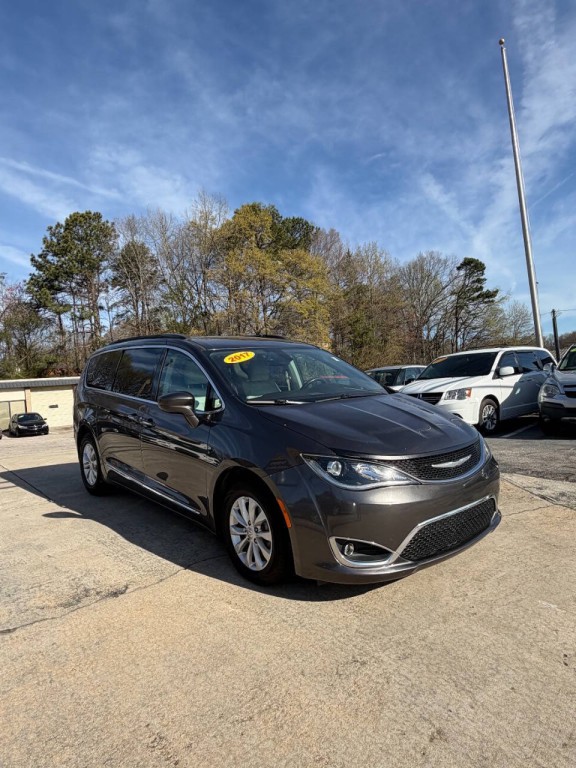 2017 Chrysler Pacifica Image 6