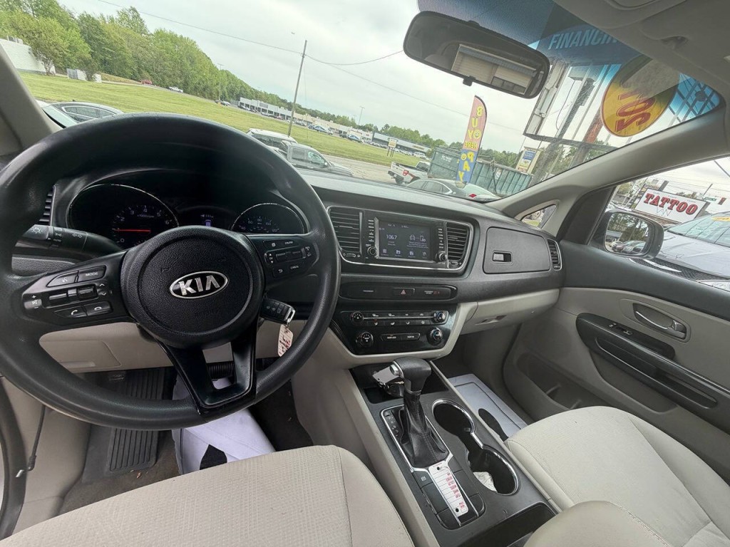 2019 Kia Sedona Image 4