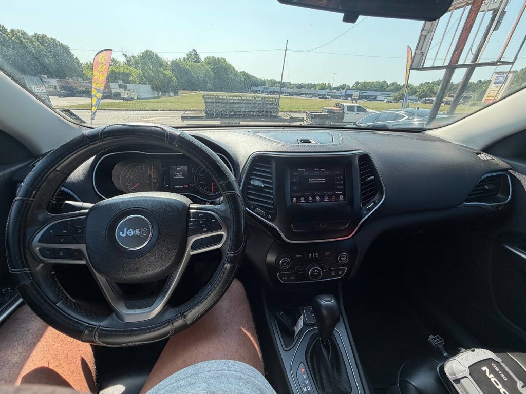 2019 Jeep Cherokee Image 5