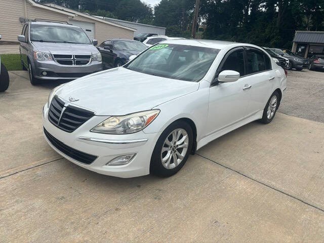 2013 Hyundai Genesis Image 1