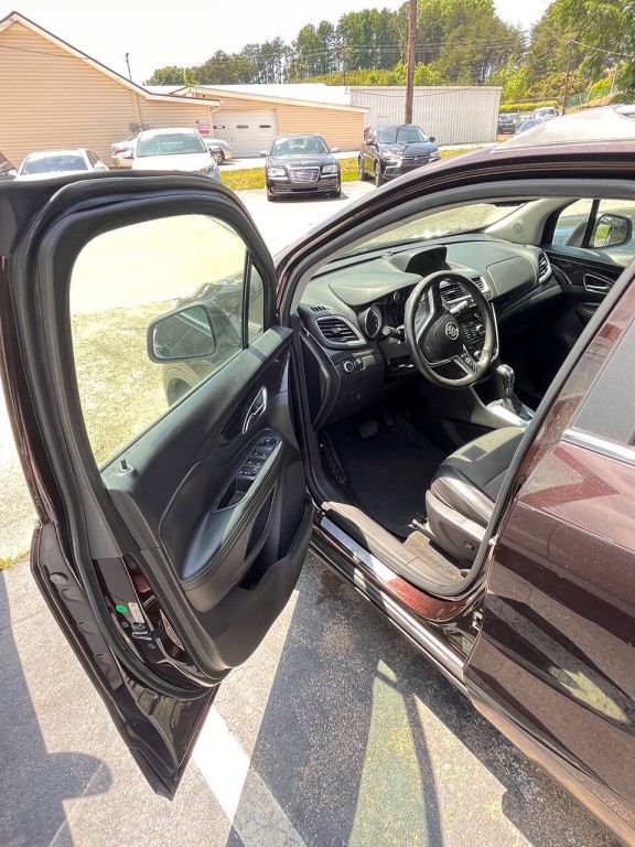 2016 Buick Enclave Image 2
