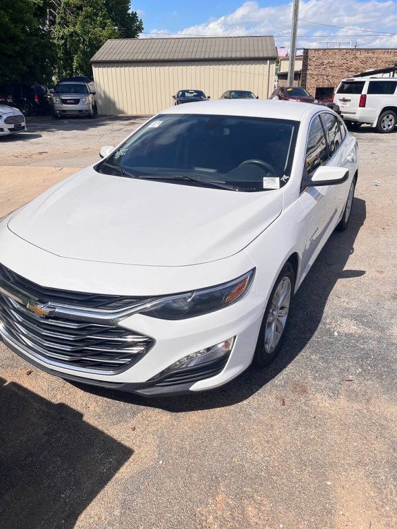 2020 Chevrolet Malibu Image 1