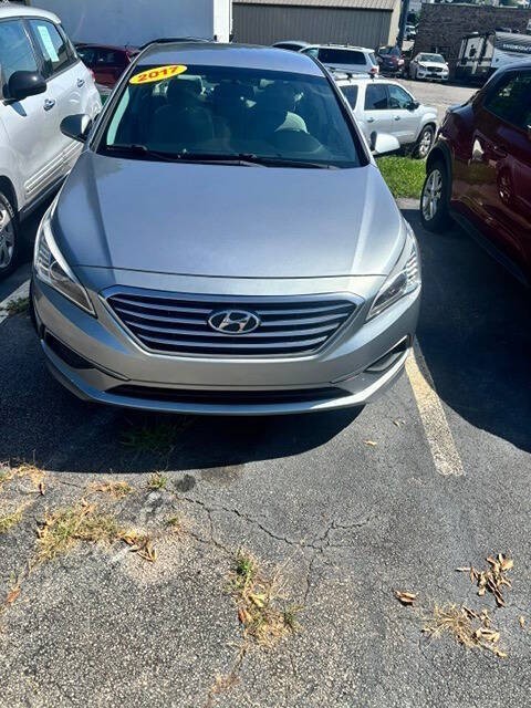 2017 Hyundai Sonata Image 1