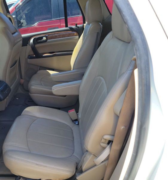 2011 Buick Enclave Image 8