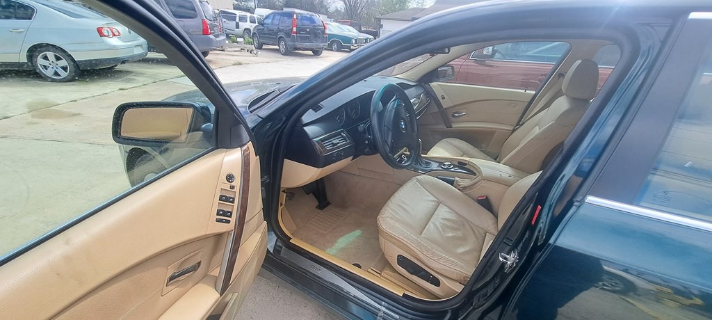 2004 BMW 5 Series Image 1