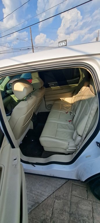 2013 Lincoln MKT Image 6