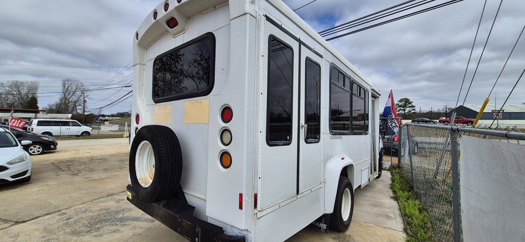 2009 Ford Econoline Image 5