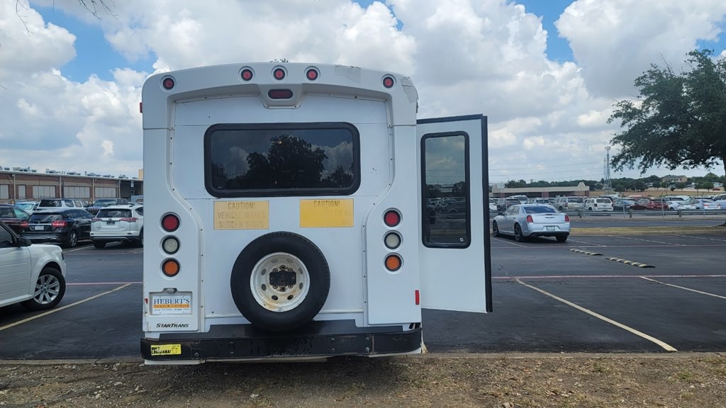 2009 Ford Econoline Image 6