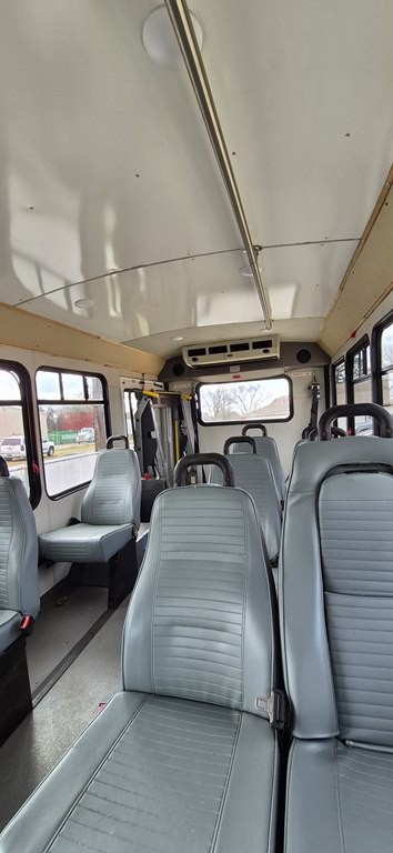 2009 Ford Econoline Image 11