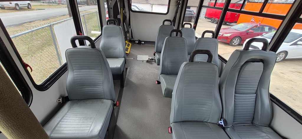 2009 Ford Econoline Image 12