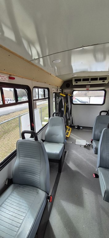 2009 Ford Econoline Image 17