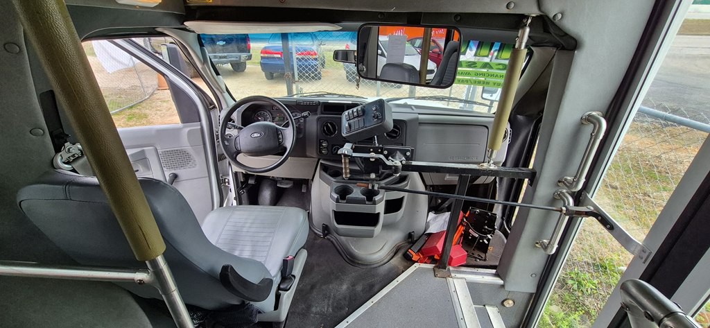 2009 Ford Econoline Image 19