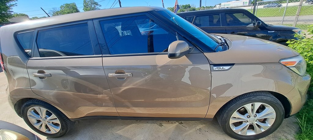2015 Kia Soul Image 2