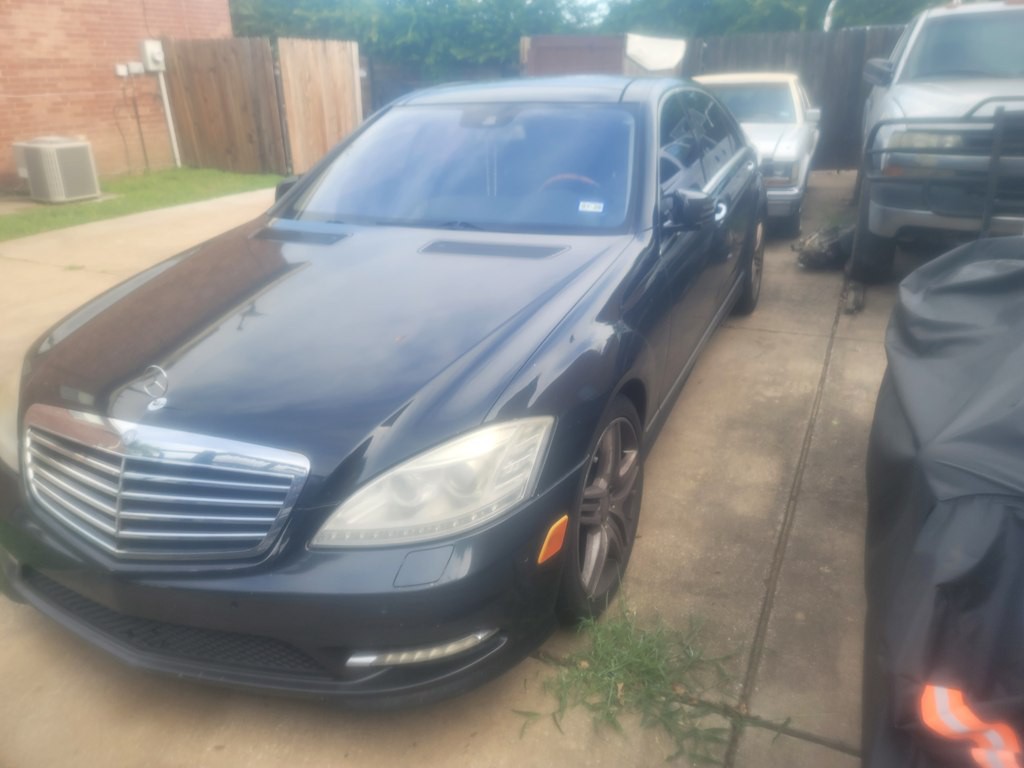 2011 Mercedes-Benz S-Class Image 1