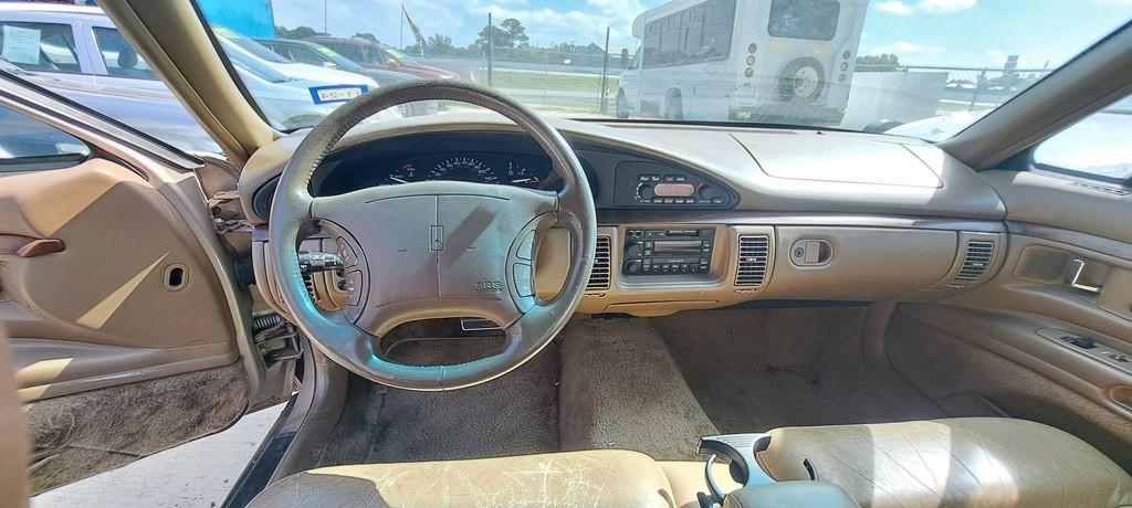 1995 Oldsmobile 98 Image 6