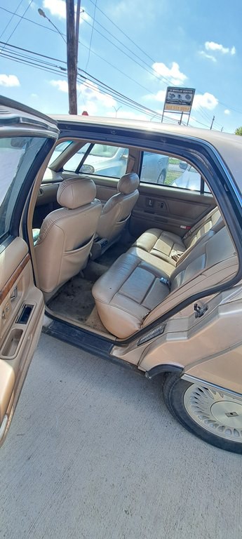 1995 Oldsmobile 98 Image 7