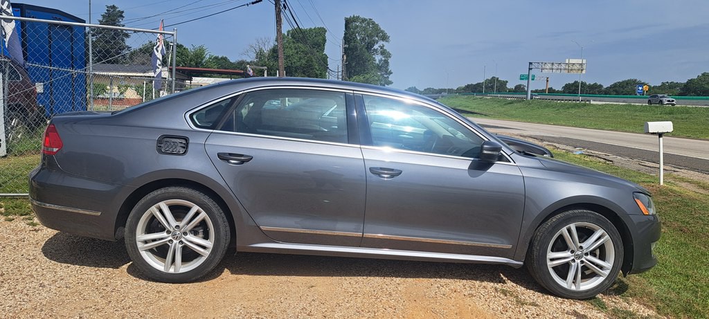 2013 Volkswagen Passat Image 3