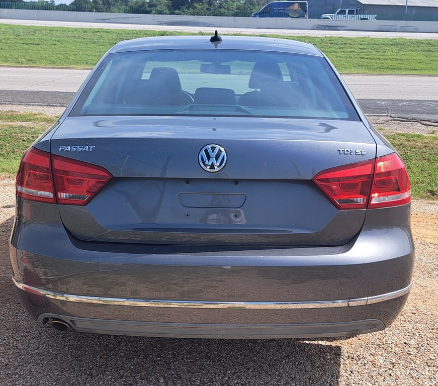2013 Volkswagen Passat Image 4