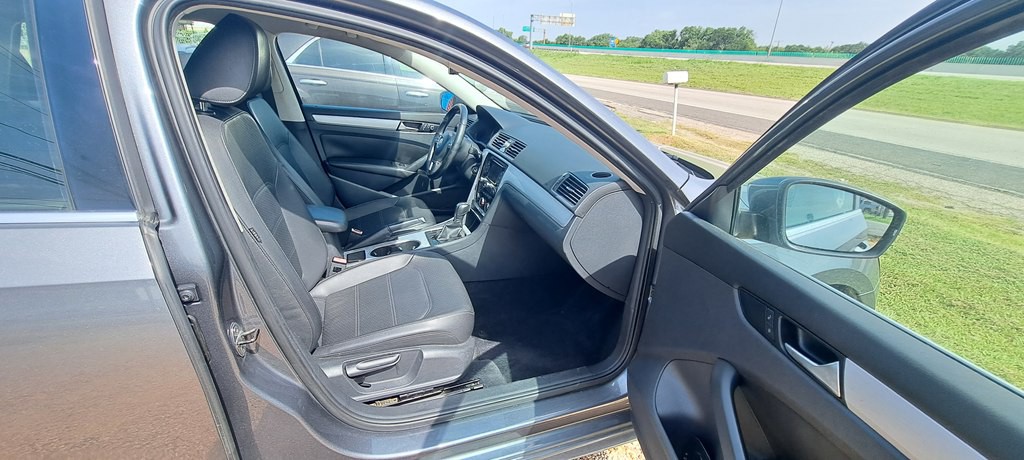 2013 Volkswagen Passat Image 5