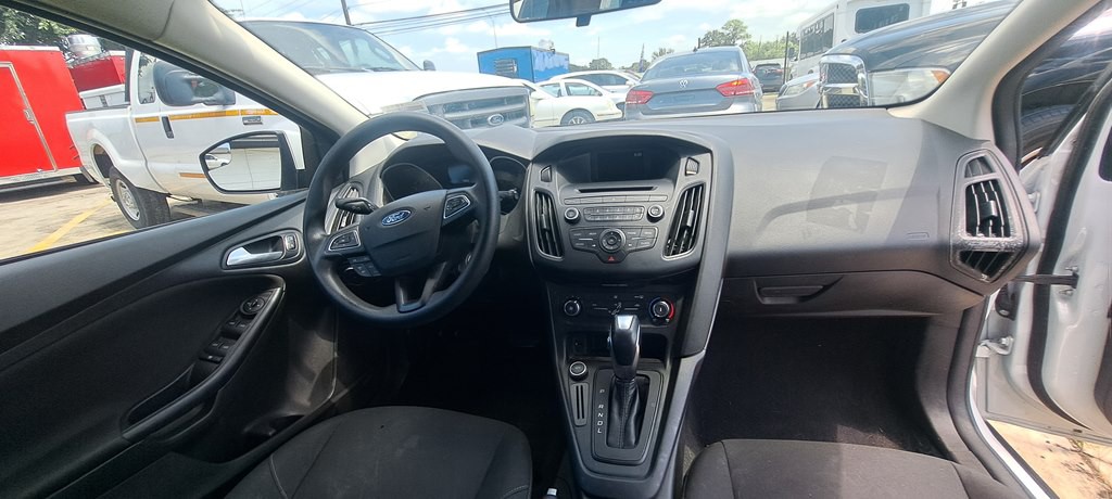 2016 Ford Focus Image 5