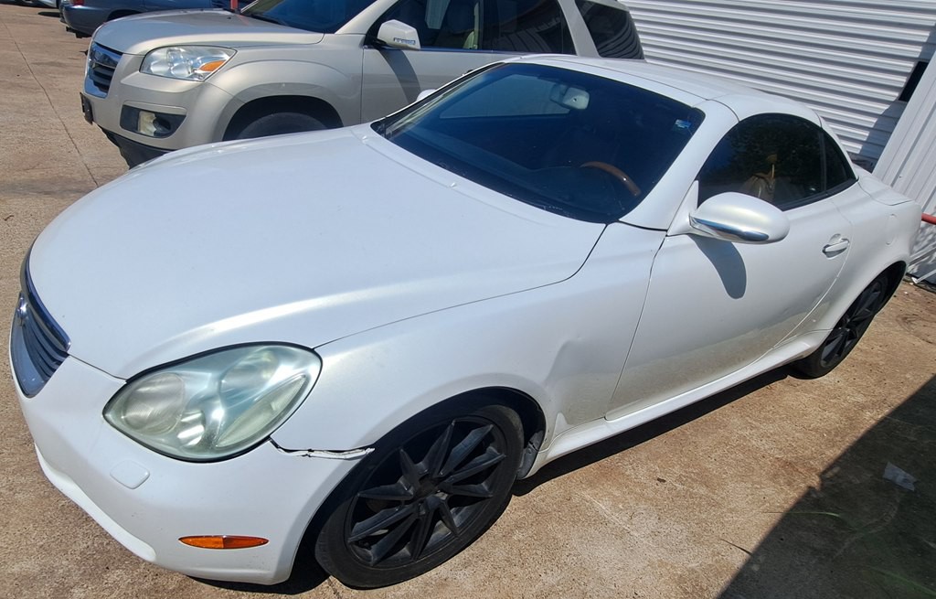 2005 Lexus SC Image 3