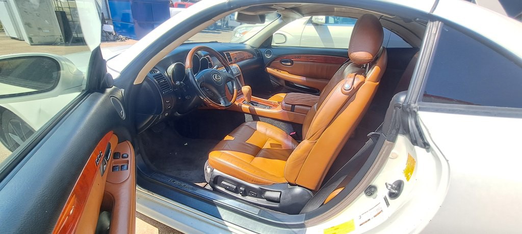 2005 Lexus SC Image 5