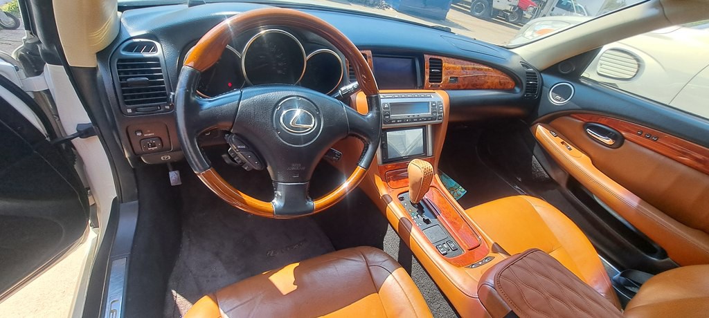 2005 Lexus SC Image 6