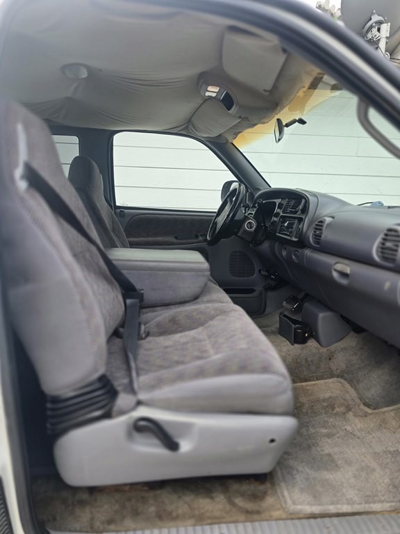 1998 Dodge Ram 1500 Image 2