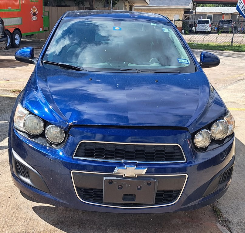 2014 Chevrolet Sonic Image 2
