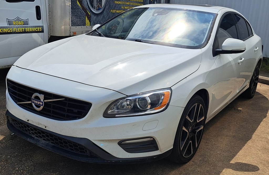 2017 Volvo S60 Image 2