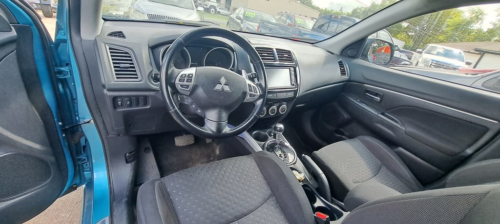 2011 Mitsubishi Outlander Image 9