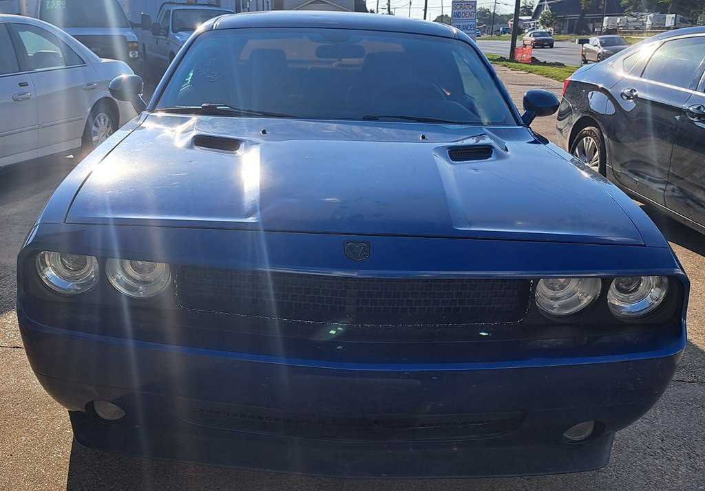 2010 Dodge Challenger Image 2