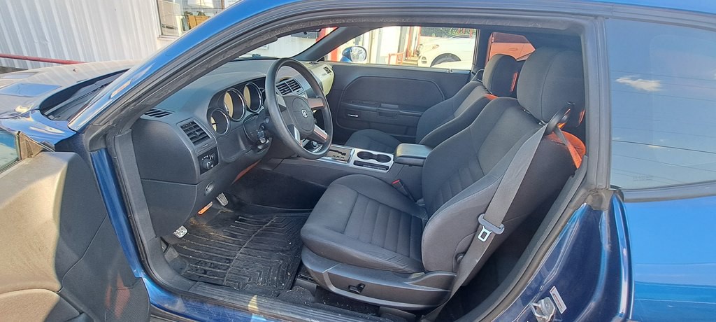 2010 Dodge Challenger Image 6