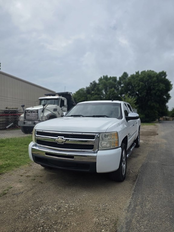 2010 Chevrolet Silverado 1500 Image 3