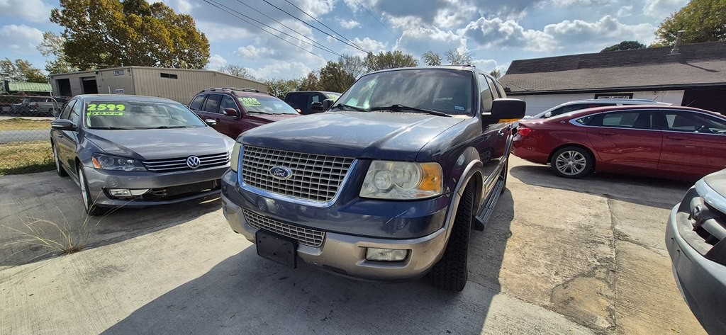 2003 Ford Expedition Image 2